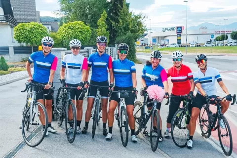 Neža, Violeta, Petra, Nataša, slavljenka Tina, Lili in Špela na Glasovi rundi / Foto: 