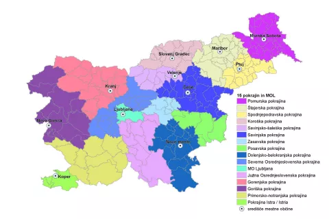 Končni predlog razdelitve Slovenije na petnajst pokrajin s posebnim statusom Mestne občine Ljubljana / Vir: Državni svet RS / Foto: 