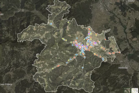 Spletni zemljevid za vnos izzivov v prometu v &Scaron;kofji Loki je na nekaterih delih &scaron;e prazen. / Foto: zajem zaslona