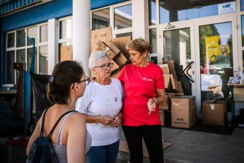 Prostovoljci organizacije Karitas so opravili več kot 1500 laičnih razbremenilnih pogovorov. / Foto: arhiv Slovenske karitas / Foto: 