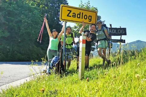 Veselje Lize, Gregorja, Lovrenca in Anje na cilju v Zadlogu pri Črnem Vrhu nad Idrijo / Foto: osebni arhiv / Foto: 