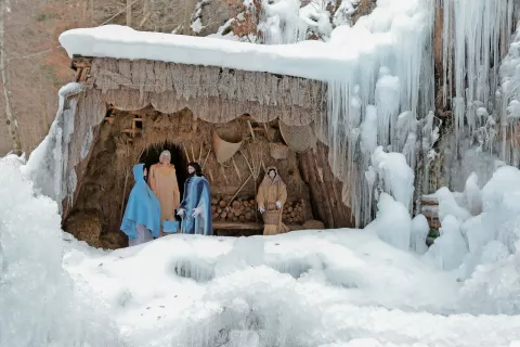 Sveta družina v naravni velikosti / Foto: Tina Dokl / Foto: 