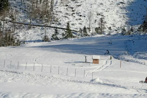 Novo smučišče na Jezerskem je namenjeno začetnikom, njegovo odprtje je načrtovano sredi letošnjega decembra. / Foto: 