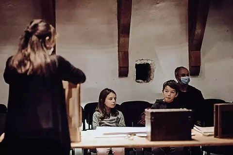 Na dveh delavnicah so se učili osnov kamišibaja in se ob tem zabavali pri risanju, snovanju, nastopanju ... / Foto: Maša Pirc / Foto: 