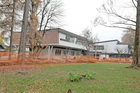 Na OŠ Stražišče potrebujejo vsaj štiri dodatne učilnice. / Foto: Tina Dokl / Foto: 