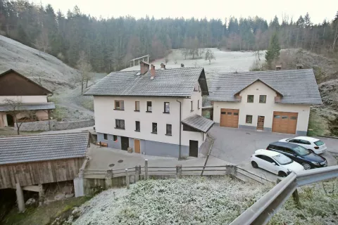 Karlovski mlin ob potoku Dršak na Žirovskem Vrhu sv. Antona kraljuje že štiristo let. / Foto: Gorazd Kavčič / Foto: 