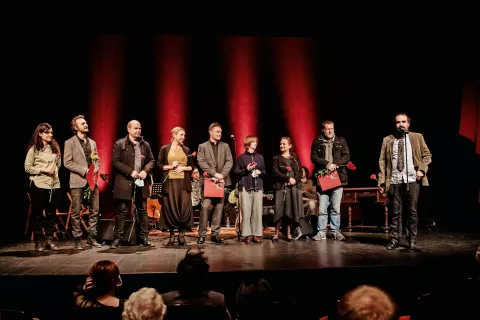 Na odru ekipa predstave Škofjeloški pasijon, velike zmagovalke 51. Tedna slovenske drame. / Foto: TSD (Mediaspeed) / Foto: 