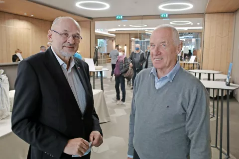 Peter Zupan (desno) je bil predsednik ŠD Pokljuka devetnajst let, novi predsednik je Jelko Kacin. / Foto: Gorazd Kavčič / Foto: 