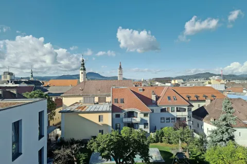 Pogled iz sobe proti središču Celovca / Foto: 