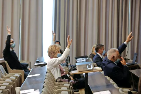 Kranjski mestni svetniki so soglasno sporočili v Ljubljano, da ne podpirajo referenduma in ustanovitve občine Golnik. / Foto: Gorazd Kavčič / Foto: 