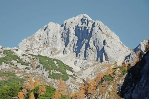 Škednjovec, drzna špička sredi fužinarskih gora / Foto: Jelena Justin / Foto: 