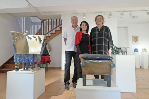 Niko Zupan in Barba Štembergar Zupan v družbi umetnostne zgodovinarke Anamarije Stibilj Šajn / Foto: 