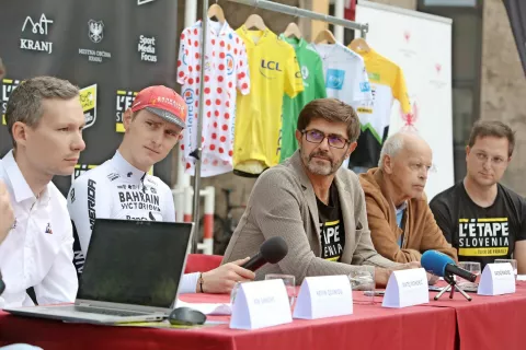 Priprave na prvo dirko L'Étape by Tour de France v Sloveniji so predstavili (z leve): Kevin Quiniou, Matej Mohorič, Matjaž Rakovec, Franci Hvasti in Aleš Hostnik. / Foto: Gorazd Kavčič / Foto: 
