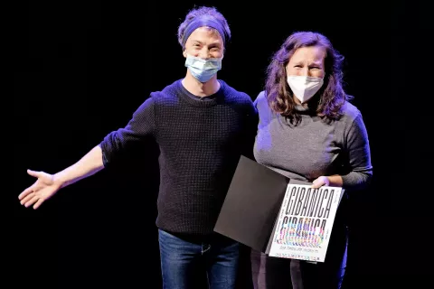 Rok Kravanja in Ajda Tomazin z nagrado občinstva na festivalu Gibanica / Foto: Nata Žgank / Foto: 