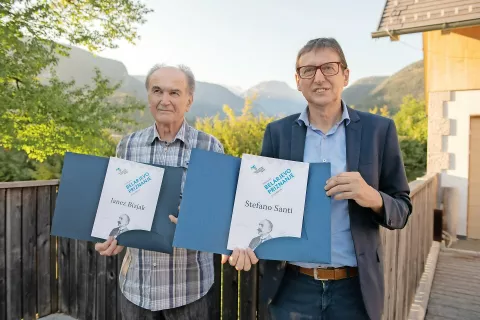 Janez Bizjak in Stefano Santi, prejemnika Belarjevega priznanja v jubilejnem letu Triglavskega narodnega parka / Foto: Primož Pičulin / Foto: 
