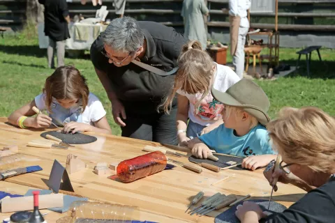 Ves dan so potekale tudi rokodelske delavnice. / Foto: Gorazd Kavčič / Foto: 