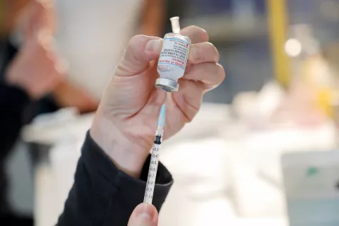 korona epidemija bolezen / Foto: Tina Dokl