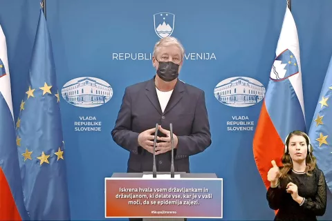 Prof. dr. Borut Štrukelj s Fakultete za farmacijo v Ljubljani / Foto: arhiv, posnetek zaslona / Foto: 