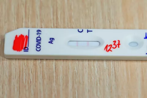 Hitre teste ZD Škofja Loka od ponedeljka do petka izvaja v covidni ambulanti, ob sobotah pa v TIC-u. / Foto: Tina Dokl / Foto: 