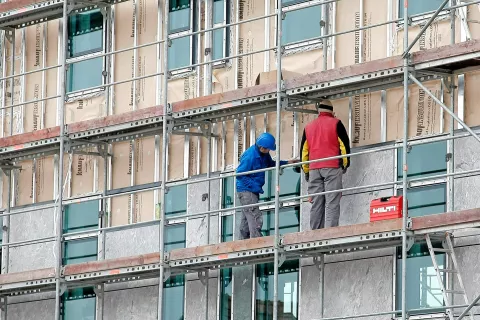 Nova gradbena zakonodaja naj bi še olajšala gradnjo objektov. / Foto: Gorazd Kavčič / Foto: 