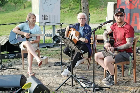 Glasbena 'sveta trojica' v Vrbi: Gušti, Aleksander Mežek in Tomi Meglič / Foto: Gorazd Kavčič / Foto: 