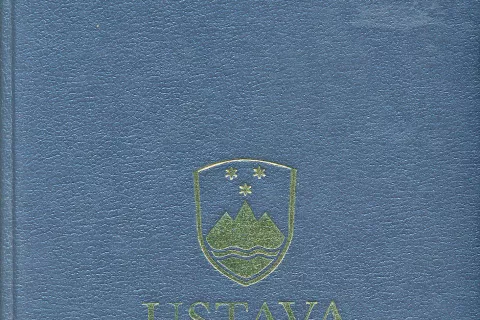 Ustava Republike Slovenije, Mladinska knjiga, Ljubljana, 1992, 76 strani / Foto: 