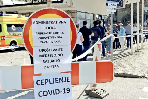 V petek bo na lokaciji TIC-a v Škofji Loki od 10.30 do 13. ure cepljenje brez naročanja. / Foto: Tomaž Bratož, arhiv / Foto: 