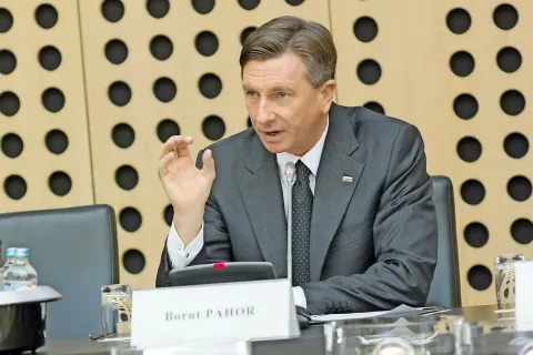 Predsednik države Borut Pahor je napovedal, da bo za 30-letno poslanstvo odlikoval Slovensko tiskovno agencijo. /Foto: arhiv GG / Foto: 