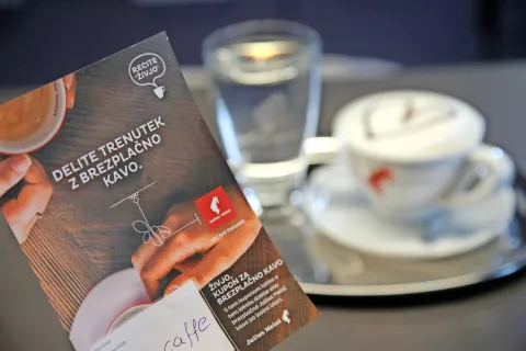Na Gorenjskem se je pobudi Recite živjo pridružilo deset kavarn. / Foto: Gorazd Kavčič / Foto: 