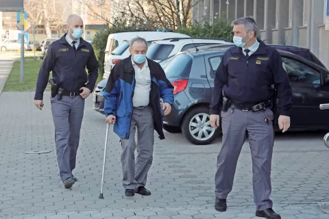 Obtoženi Savo Trivunović je trdil, da je Antona Maršiča dvakrat zabodel v silobranu, a sodišče je verjelo dokazom tožilstva, da je šlo za poskus uboja. / Foto: Gorazd Kavčič / Foto: 