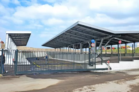 Zbirni center za ravnanje z odpadki je velika pridobitev tako za občane občin Komenda in Kamnik kot tudi za družbo Publikus, ki v obeh občinah izvaja koncesionirano gospodarsko javno službo zbiranja komunalnih odpadkov. / Foto: Občina Kamnik / Foto: 