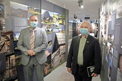 Kmetijski minister Jože Podgoršek in direktor zavoda TNP Janez Rakar / Foto: Gorazd Kavčič / Foto: 