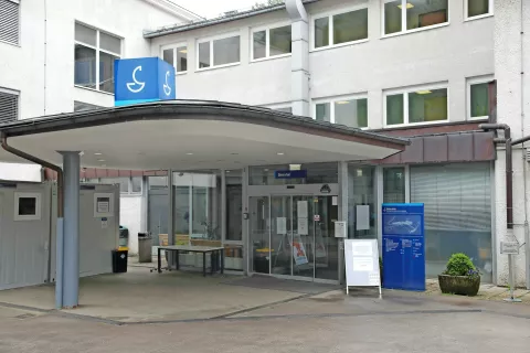 Število hospitaliziranih covidnih bolnikov ostaja visoko. / Foto: Gorazd Kavčič, arhiv Gorenjskega glasa / Foto: 