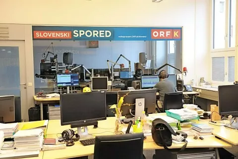 Slovenski studio avstrijske radiotelevizije ORF v Celovcu. Slovenski oziroma dvojezični spored ustvarja 12 sodelavk in sodelavcev. / Foto: ORF Celovec / Foto: 