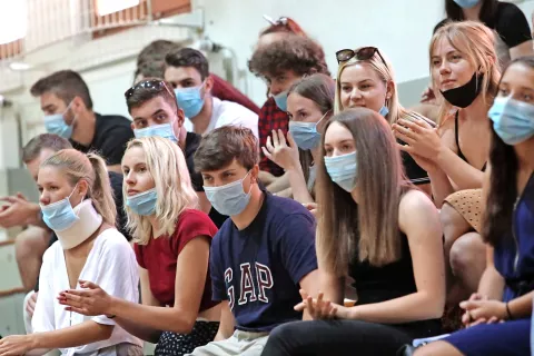 Dijaki naj bi se kmalu sami testirali na okužbo z novim koronavirusom. Fotografija je simbolična. / Foto: Gorazd Kavčič / Foto: 