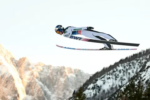 Japonec Rjoju Kobajaši je dobil prvo tekmo letošnje Planice. / Foto: Bobo / Foto: 