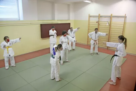 Trening inkluzivnega juda na Blejski Dobravi je tokrat vodila naša najuspešnejša karateistka Tjaša Ristič. / Foto: Gorazd Kavčič / Foto: 