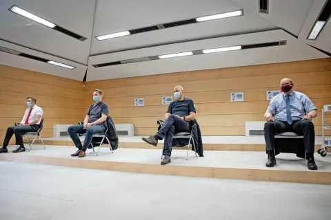 Cepili so se (od leve): Borut Pahor, Igor Zorčič, Janez Janša in Alojz Kovšca. / Foto: UKOM / Foto: 