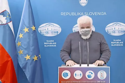 Direktor NIJZ Milan Krek na današnji novinarski konferenci / Foto: posnetek zaslona / Foto: 