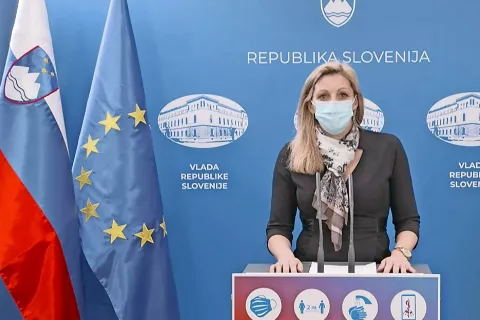 Državna sekretarka na ministrstvu za gospodarski razvoj in tehnologijo Ajda Cuderman / Foto: posnetek zaslona / Foto: 