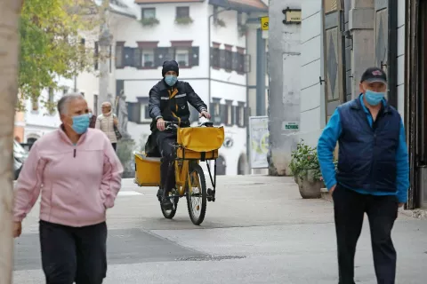 V občini Škofja Loka je bilo na zadnji januarski dan 222 aktivnih okužb s koronavirusom. Fotografija je simbolična. / Foto: Gorazd Kavčič, arhiv Gorenjskega glasa / Foto: 