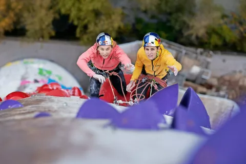 Janja Garnbret in Domen Škofic v najdaljši umetni smeri na svetu / Foto: Jakob Schweighofer/Red Bull Content Pool / Foto: 