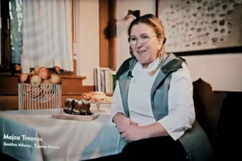 Naziv chef tradicije je ostal na Gorenjskem in šel v roke ženski: chefinja tradicije po Gault&Millau za leto 2021 je postala Mojca Trnovec (Gostilna Mihovec, Zgornje Pirniče). / Foto: 