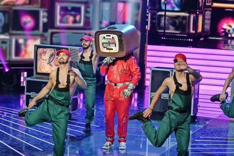 Kdo se skriva pod masko? / Foto: arhiv oddaje / Foto: 