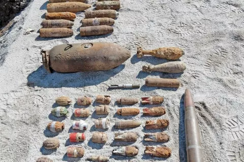 Priprava neeksplodiranega ubojnega sredstva na uničenje / Foto: Uprava Republike Slovenije za zaščito in reševanje, oktober 2020 / Foto: 