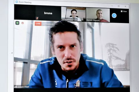 ŠD Gorje je tiskovno konferenco, na kateri so predstavili delovanje društva in se dotaknili njegovega jubileja, tokrat pripravilo na spletu. O društvu je spregovoril tudi predsednik Gregor Repe.  / Foto: 