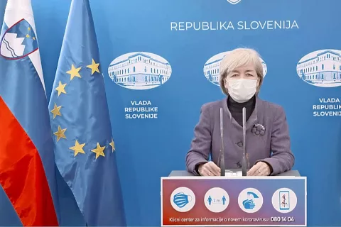 Nacionalna koordinatorica programa cepljenja na NIJZ dr. Marta Grgič Vitek / Foto: posnetek zaslona / Foto: 