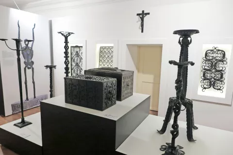 V Kovaškem muzeju v Kropi so v projektu sodelovali z novo postavitvijo stalne razstave kovaškega mojstra Joža Bertonclja. / Foto: 