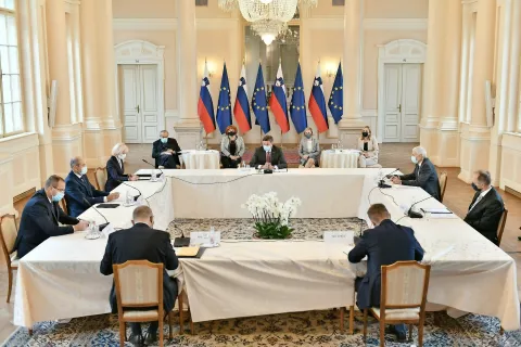 Na posvetu pri predsedniku republike Borutu Pahorju so se predstavniki vseh treh vej oblasti pogovarjali o načelu delitve oblasti. / Foto: Tamino Petelinšek (STA) / Foto: 
