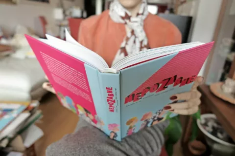 Na petdeset nepozabnih Slovenk nas spominja dvajset avtoric besedil in deset ilustratork. / Foto: Igor Kavčič / Foto: 